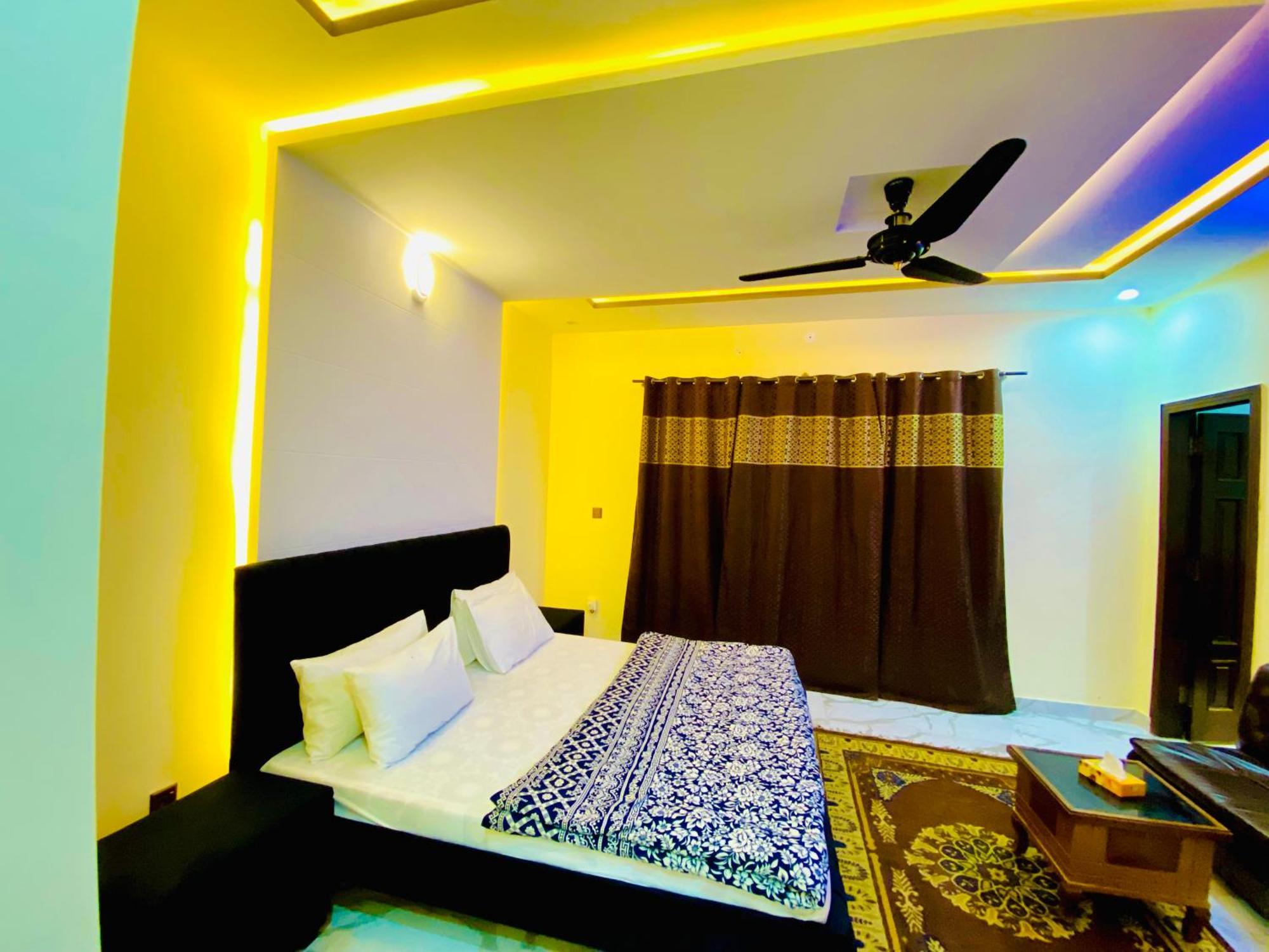 Moonlight Guest House Rawalpindi Bagian luar foto