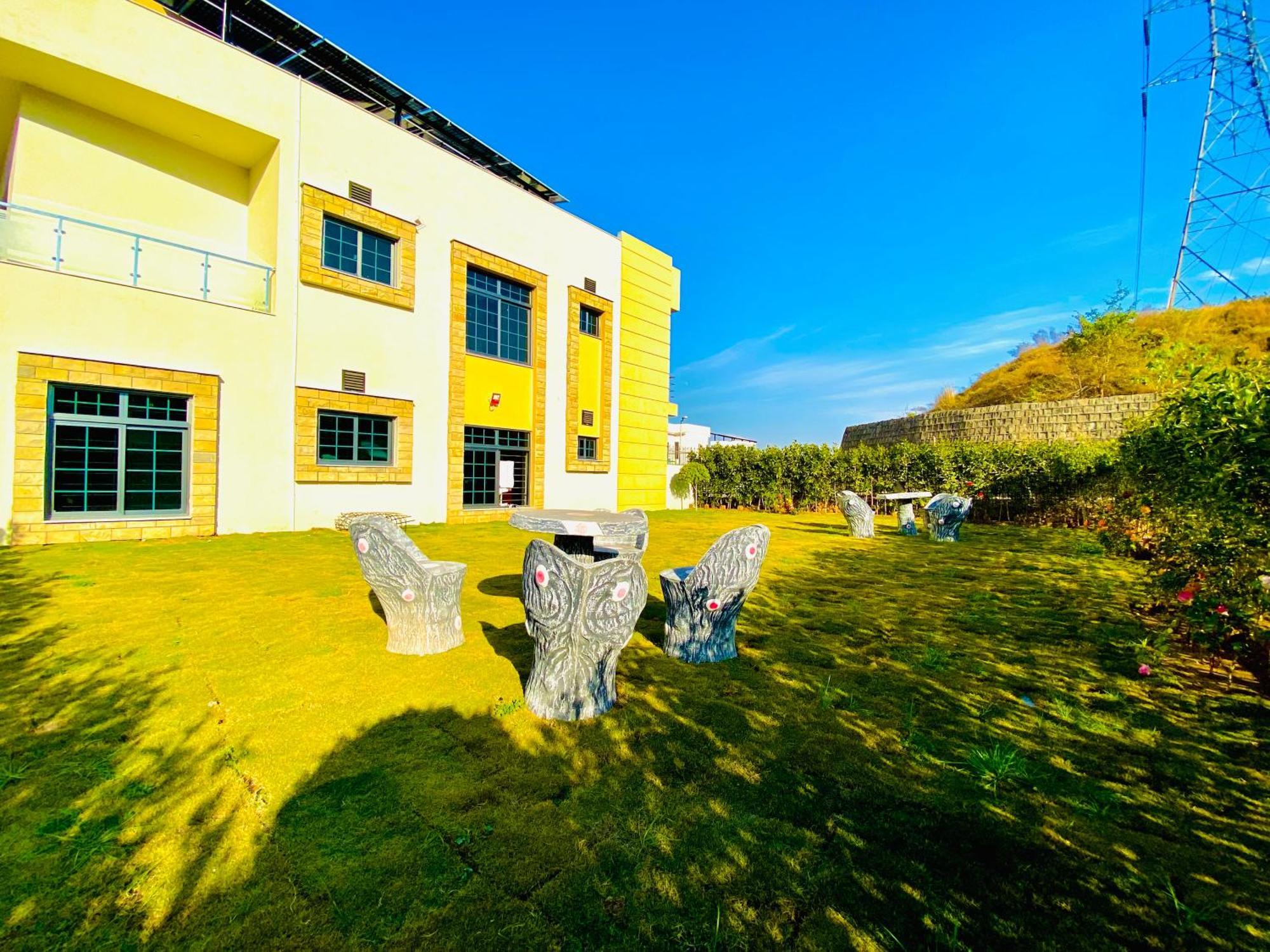 Moonlight Guest House Rawalpindi Bagian luar foto