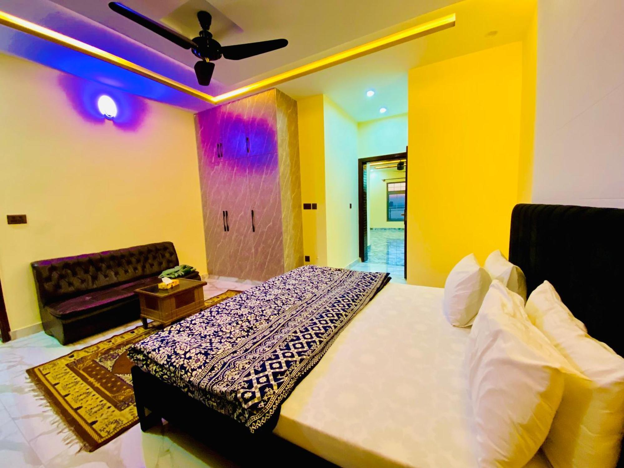 Moonlight Guest House Rawalpindi Bagian luar foto