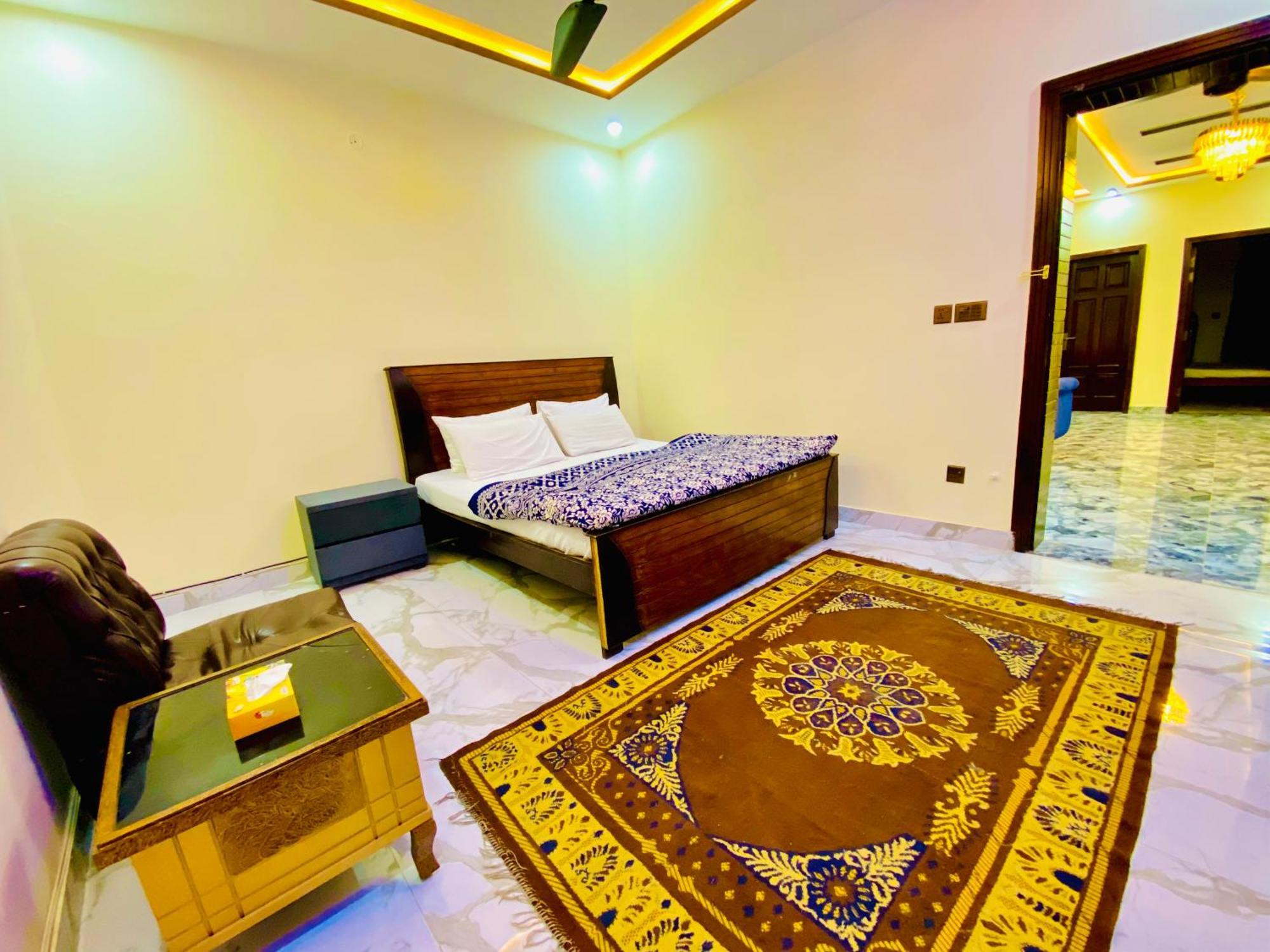 Moonlight Guest House Rawalpindi Bagian luar foto