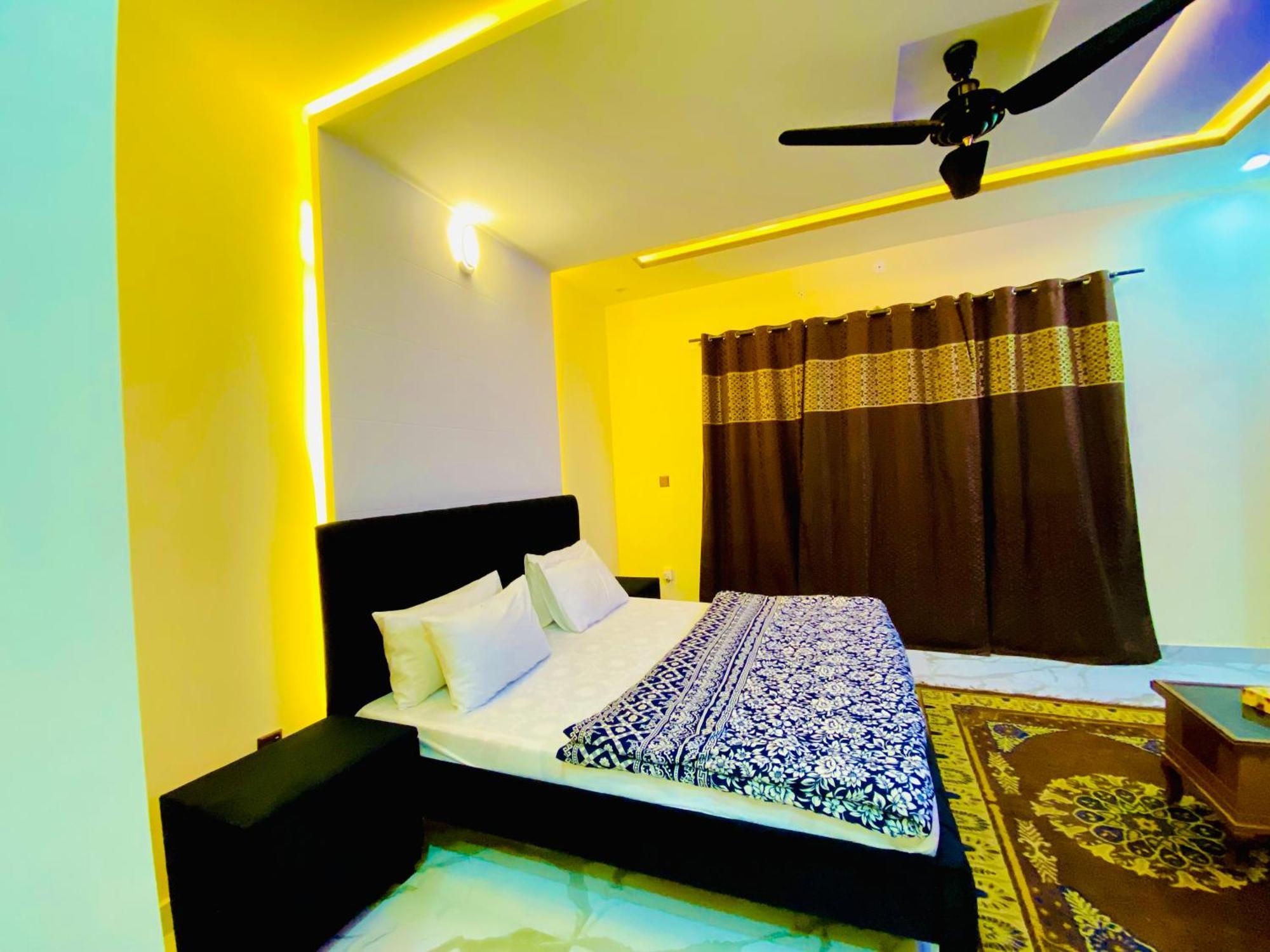 Moonlight Guest House Rawalpindi Bagian luar foto