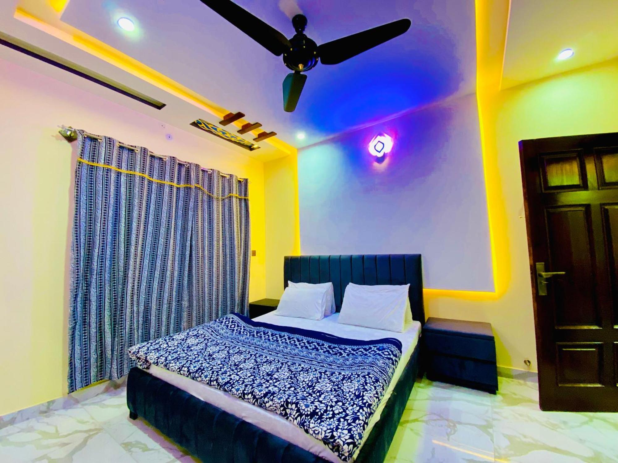 Moonlight Guest House Rawalpindi Bagian luar foto