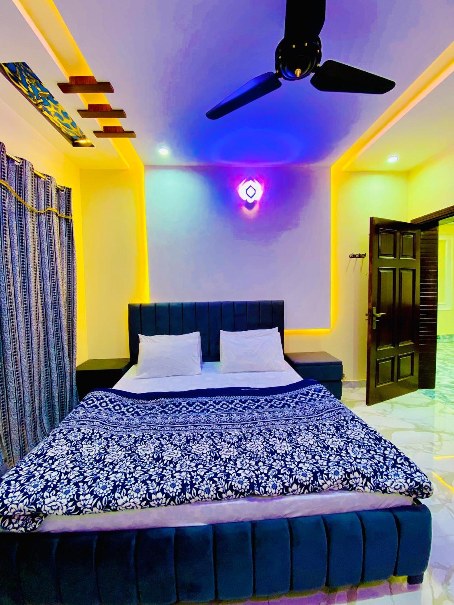 Moonlight Guest House Rawalpindi Bagian luar foto