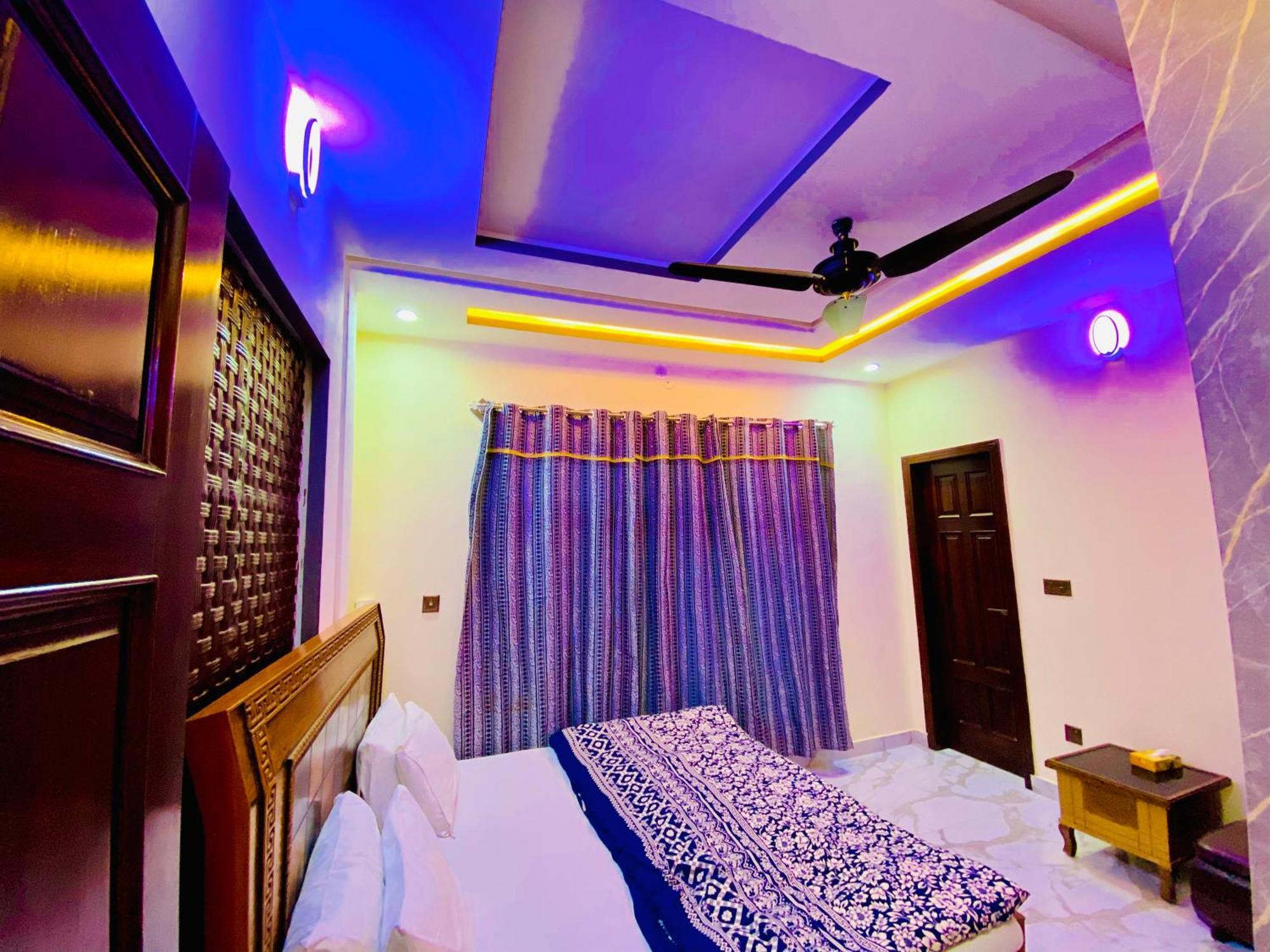 Moonlight Guest House Rawalpindi Bagian luar foto