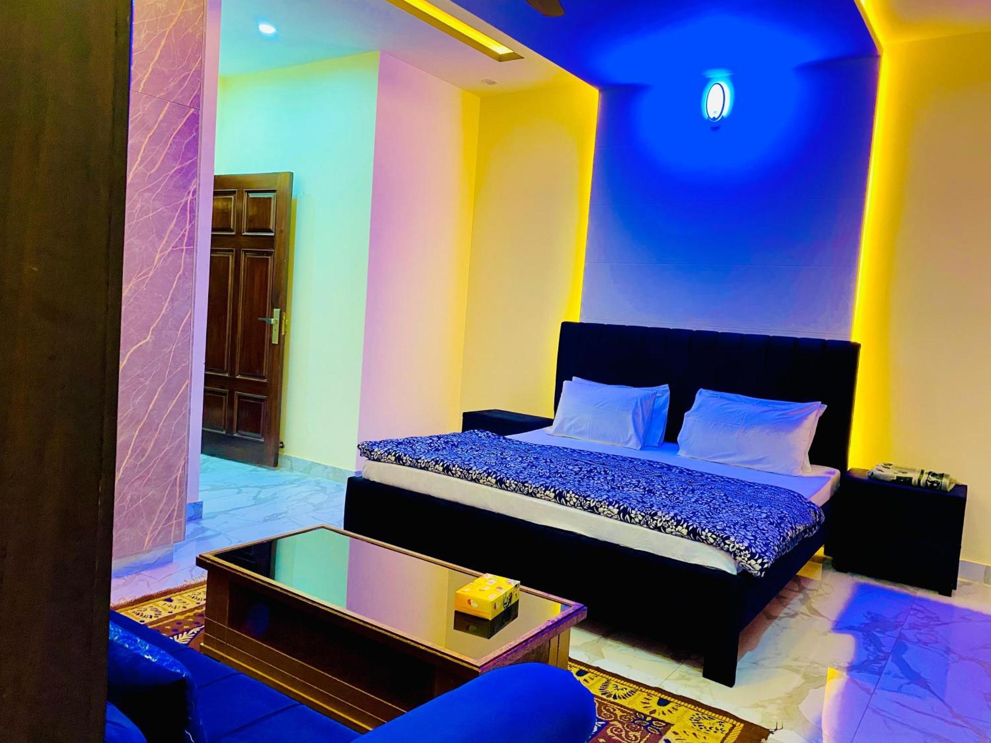 Moonlight Guest House Rawalpindi Bagian luar foto