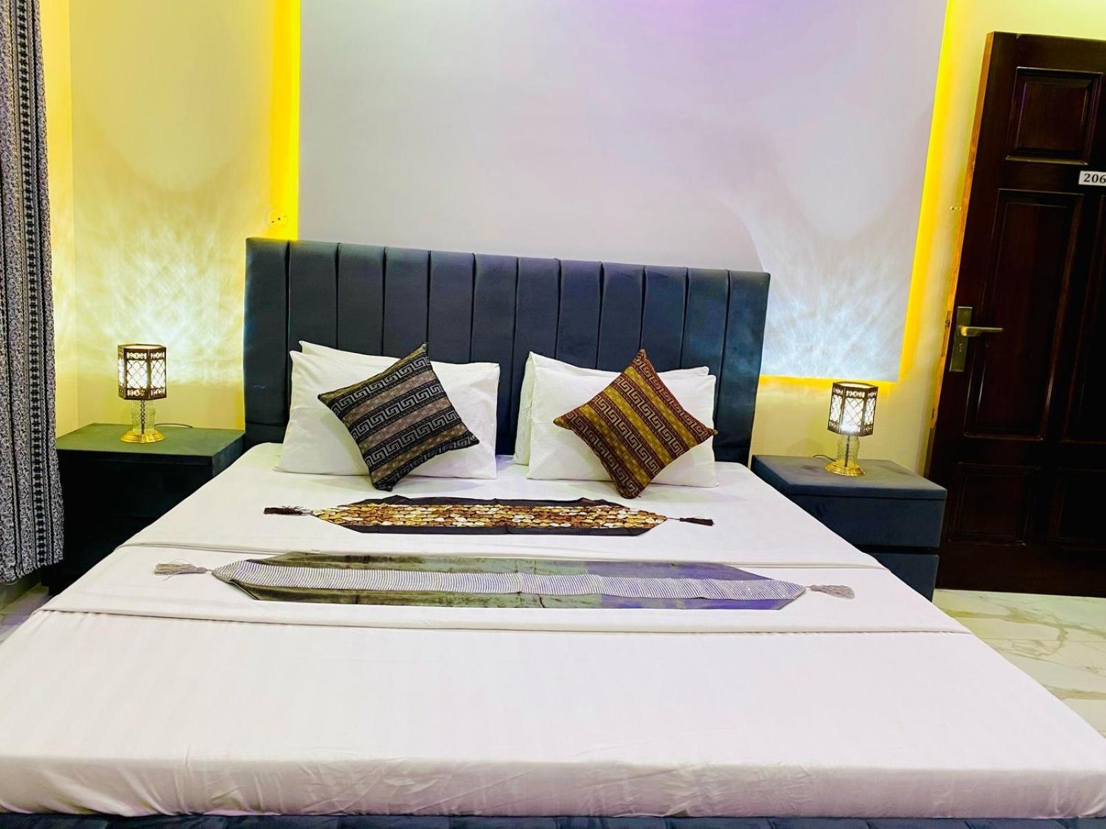 Moonlight Guest House Rawalpindi Bagian luar foto