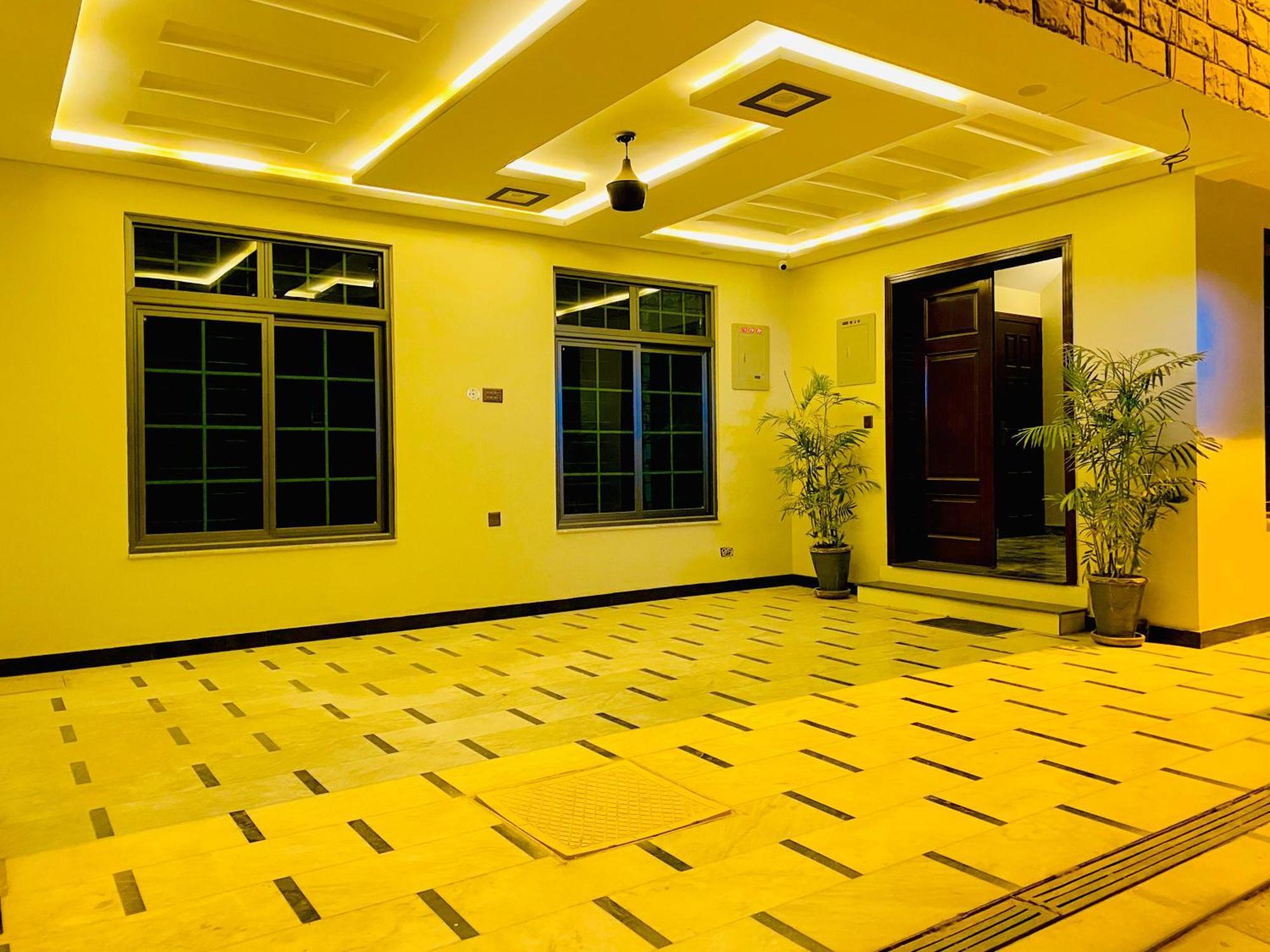 Moonlight Guest House Rawalpindi Bagian luar foto