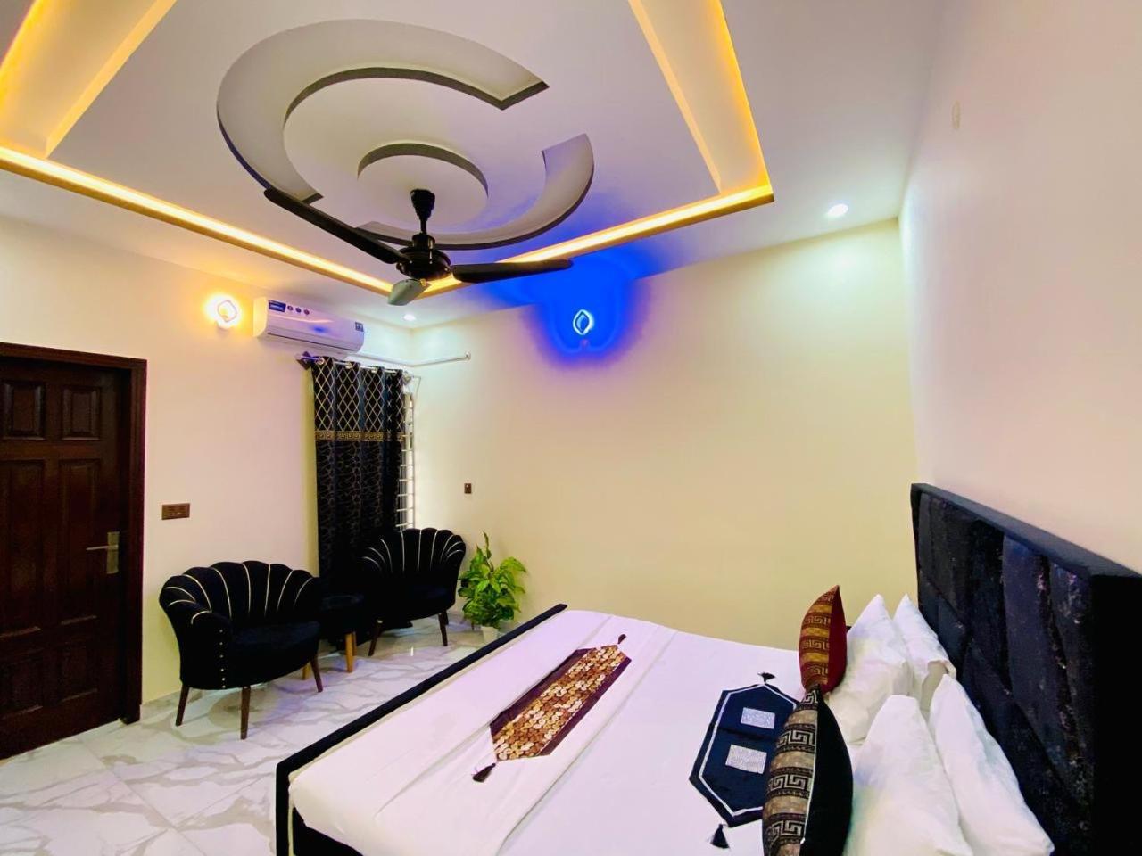 Moonlight Guest House Rawalpindi Bagian luar foto